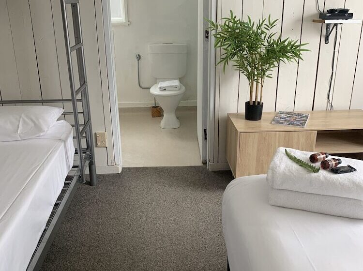 הוסטל Snowman Cabins