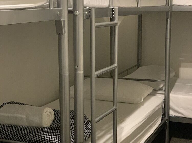 הוסטל Snowman Cabins