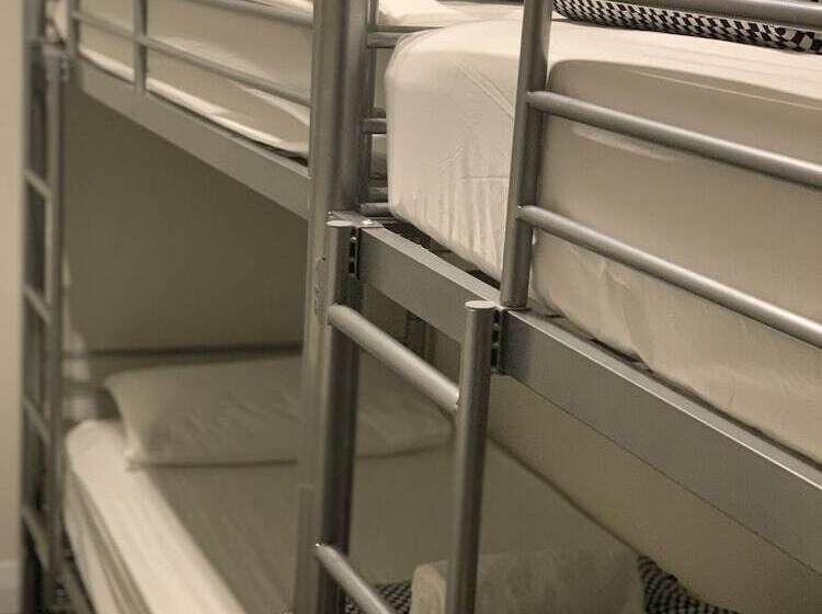 הוסטל Snowman Cabins