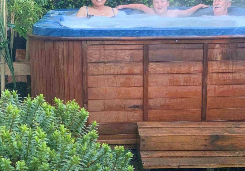 הוסטל Snowman Cabins