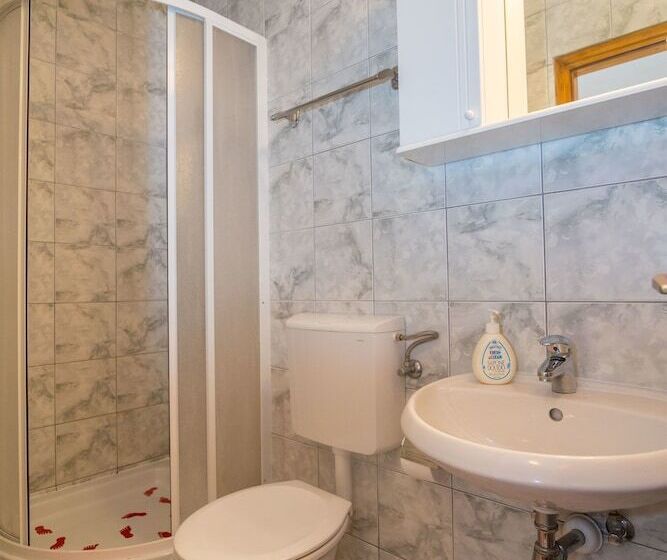 Apartment And Rooms Ruza