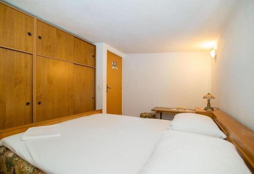 Apartment And Rooms Ruza