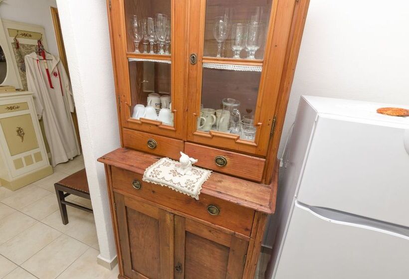 Apartments And Room Lucijo