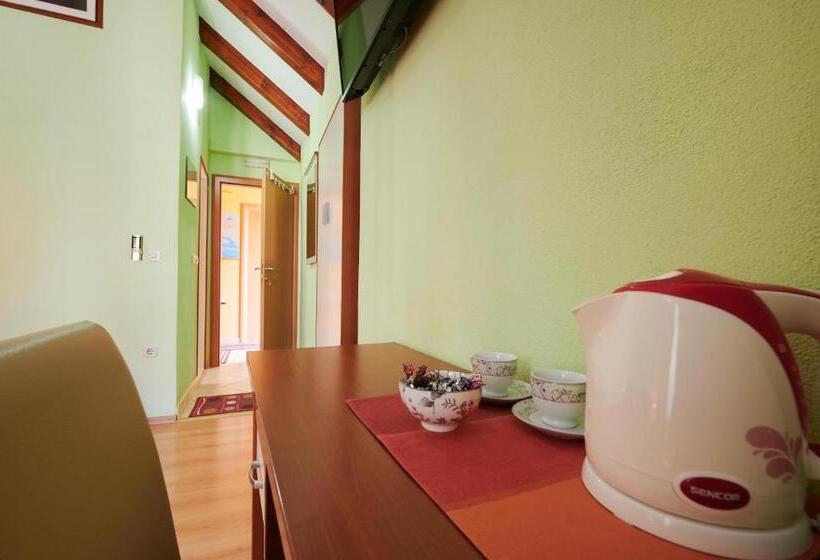 Apartments And Rooms Jare   In Old Town