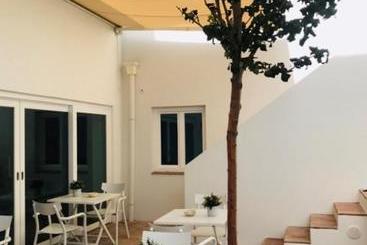 تختخواب و صبحانه Alte Tradition Guest House