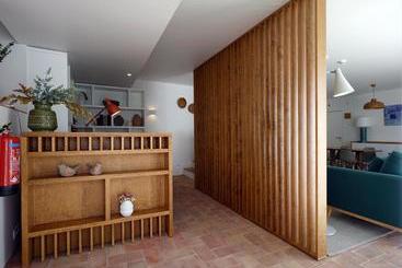 تختخواب و صبحانه Alte Tradition Guest House