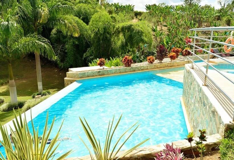 تختخواب و صبحانه Loma Verde Premium