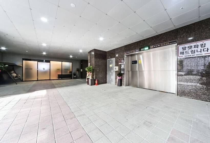 Browndot Hotel   Gold