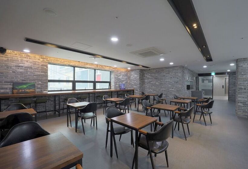 Browndot Hotel   Gold