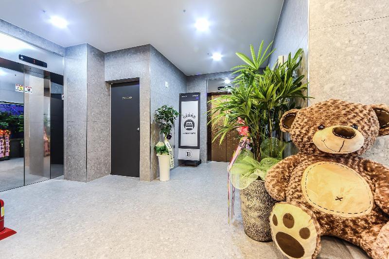 Browndot Hotel   Gold