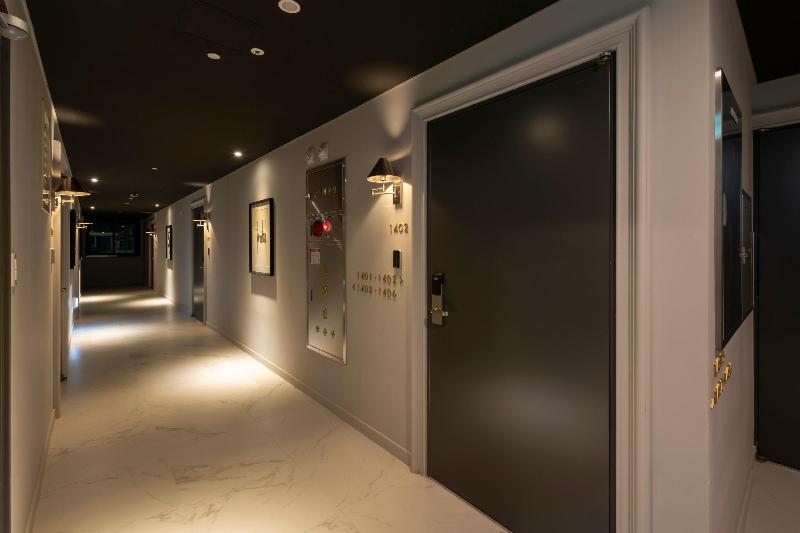 Browndot Hotel   Gold