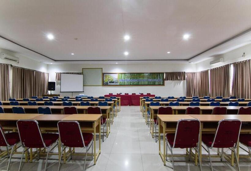 Edotel Amanah Hotel Syariah By Oyo Rooms