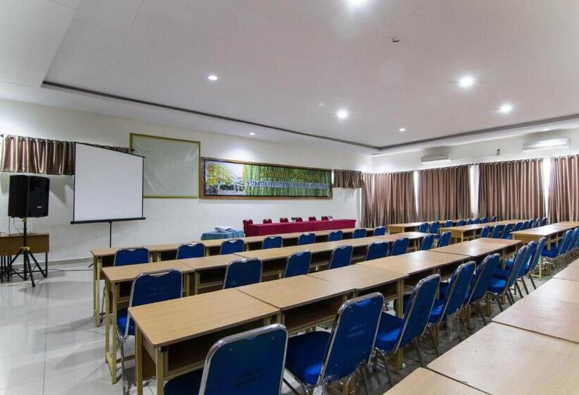 Edotel Amanah Hotel Syariah By Oyo Rooms