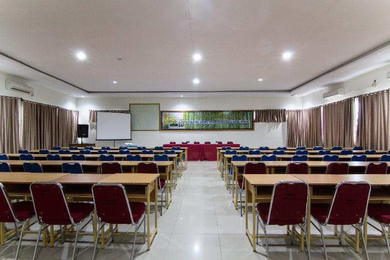 Edotel Amanah Hotel Syariah By Oyo Rooms