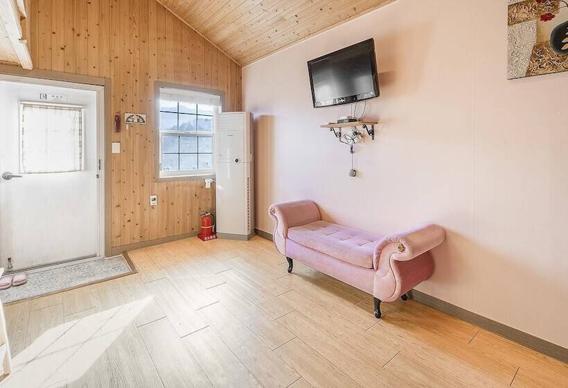 Gapyeong Staysumok Pool Villa Pension