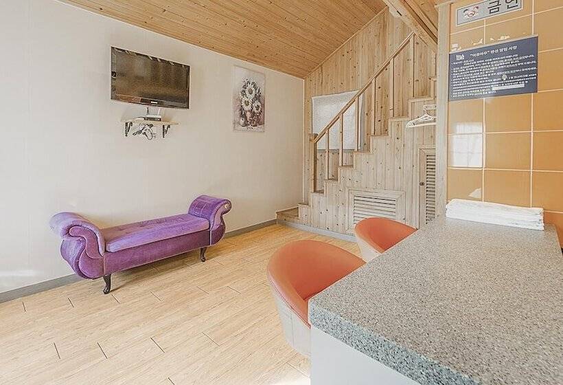 Gapyeong Staysumok Pool Villa Pension