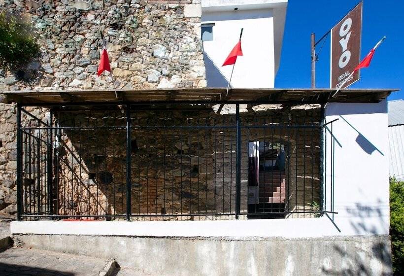 فندق فئة نجمة واحدة Real Cortés