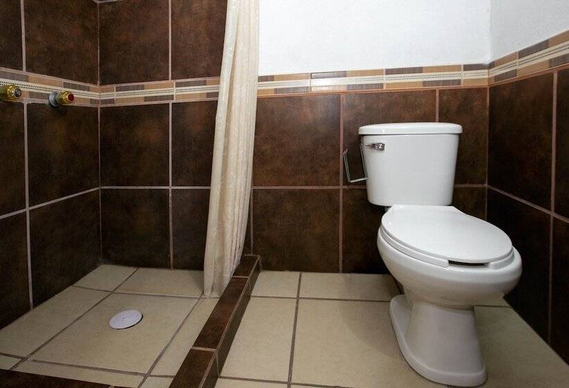 فندق فئة نجمة واحدة Real Cortés