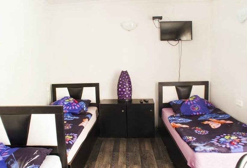 Hostel Tour Verginia