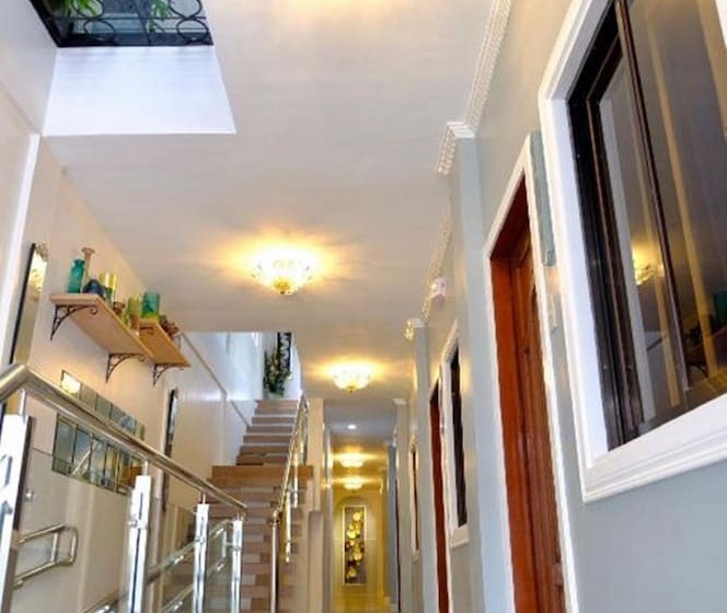 هتل Blue Waters Inn Coron Palawan