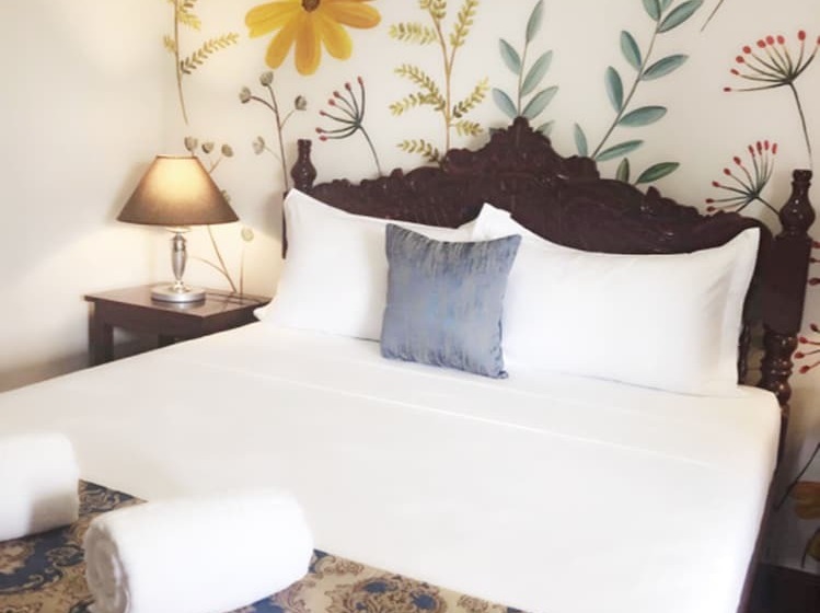 هتل Blue Waters Inn Coron Palawan