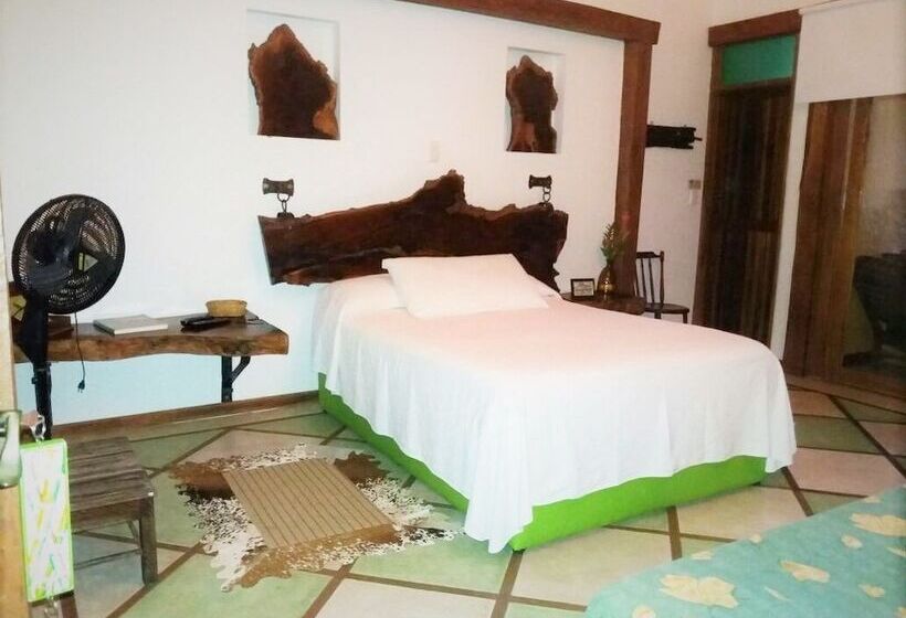 هتل Boutique La Casa Que Canta