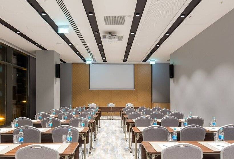 هتل Courtyard By Marriott Banja Luka