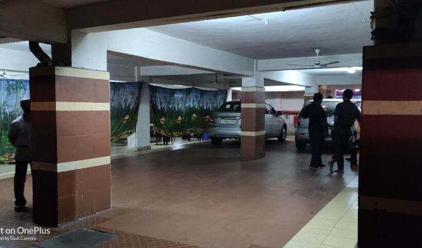 Отель Dwaraka Inn