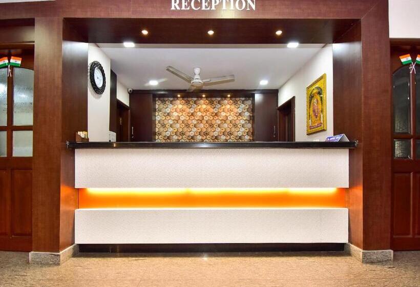 Отель Dwaraka Inn