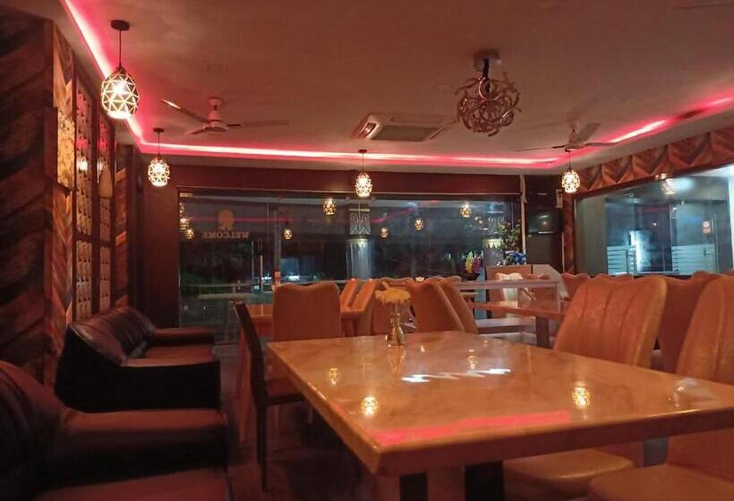 Отель Dwaraka Inn