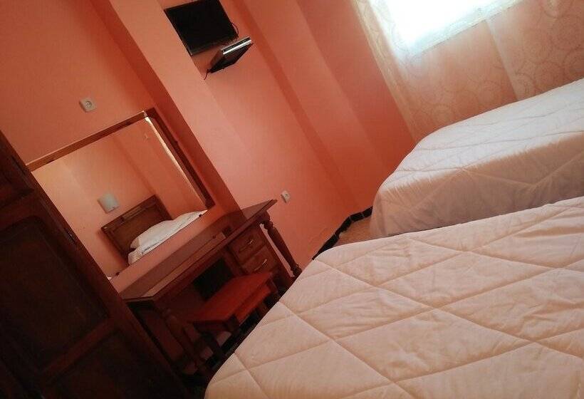 هتل Hôtel Le V. Rocher