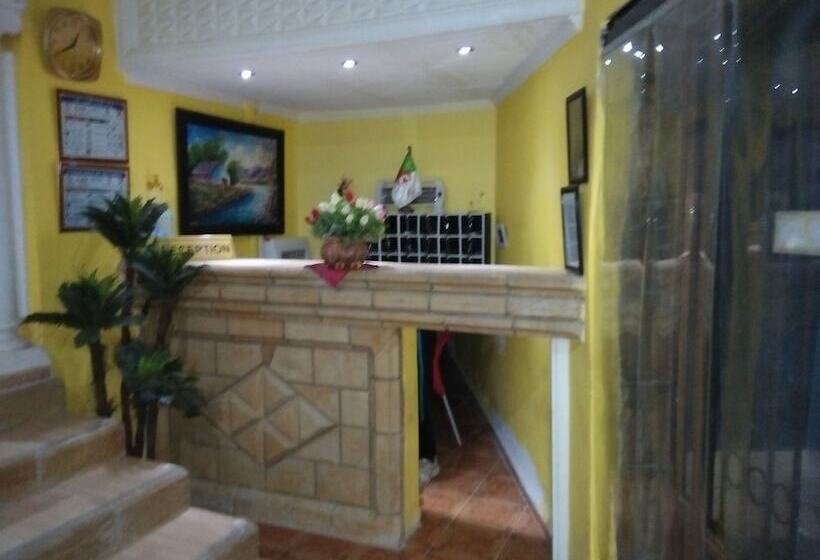 هتل Hôtel Le V. Rocher