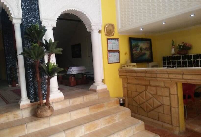 هتل Hôtel Le V. Rocher