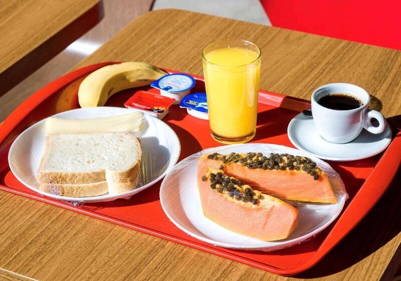 Отель Ibis Americana