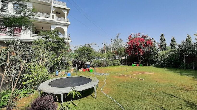 فندق Ibishouse Farm Stay