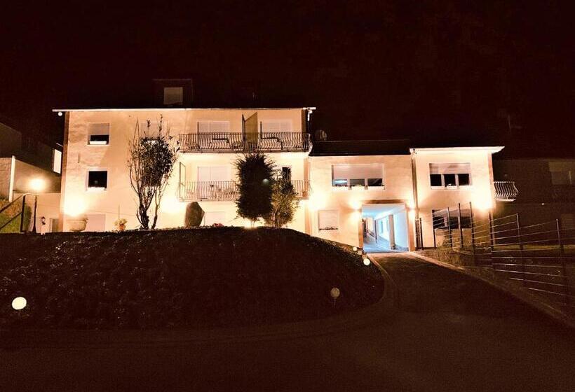 ホテル Landhaus Kürrenberg