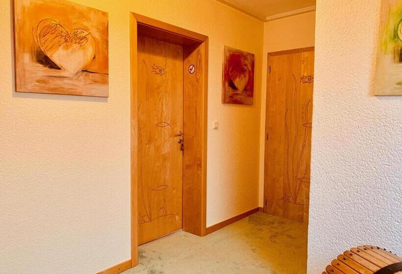 ホテル Landhaus Kürrenberg