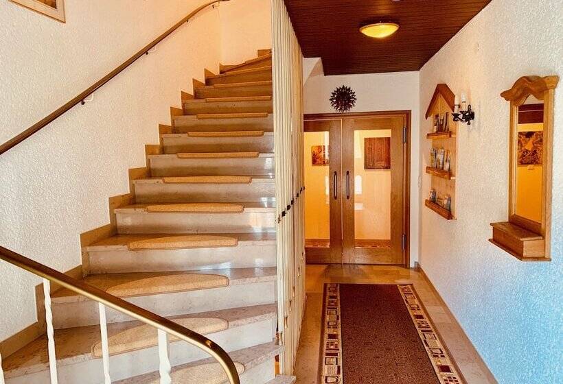 ホテル Landhaus Kürrenberg