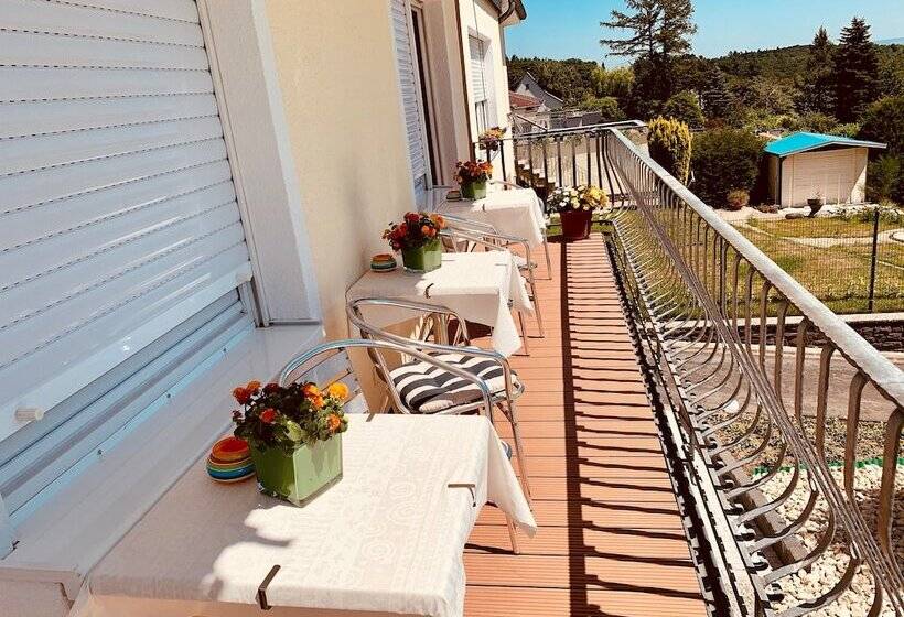 ホテル Landhaus Kürrenberg