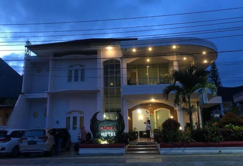 هتل Monika