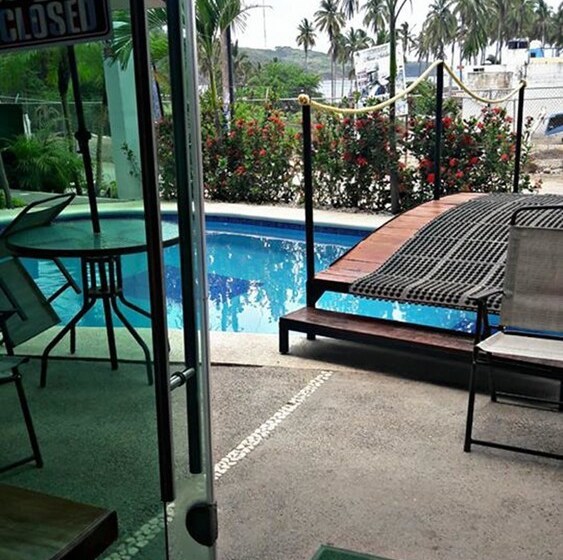 فندق Simón Beach