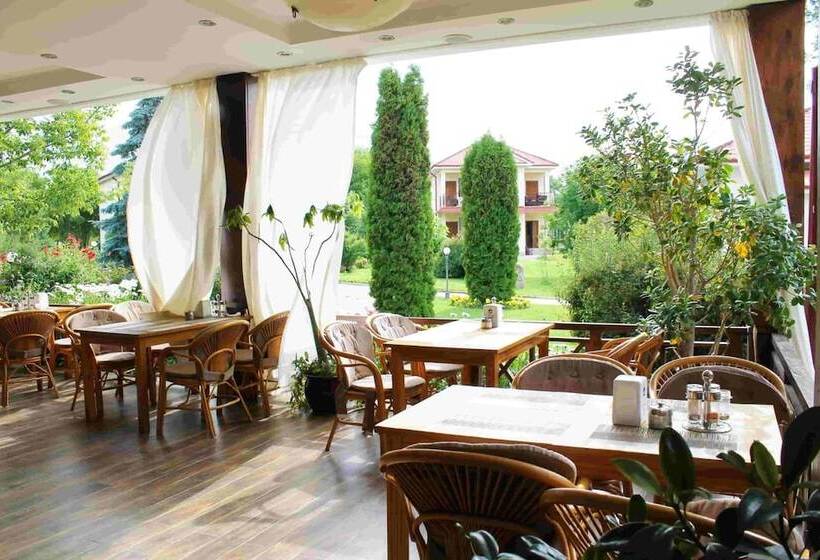 هتل Talisman Village