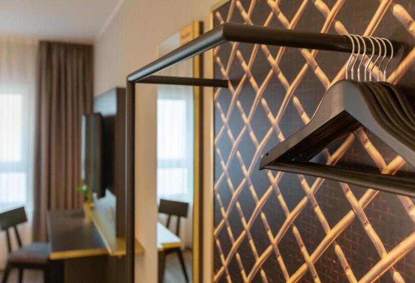 هتل Holiday Inn   The Niu, Mesh Stuttgart Messe, An Ihg