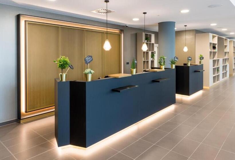 בית מלון כפרי Holiday Inn   The Niu, Ridge Halle Central Station, An Ihg