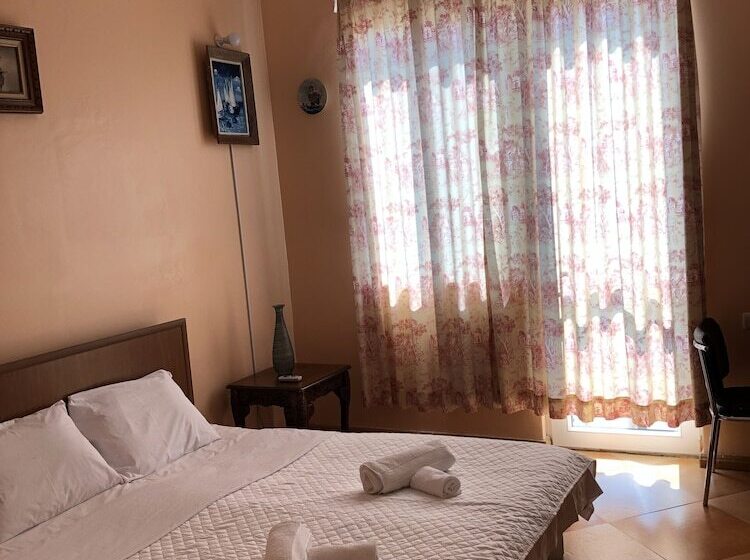 هتل Villa Gardenia Ureki