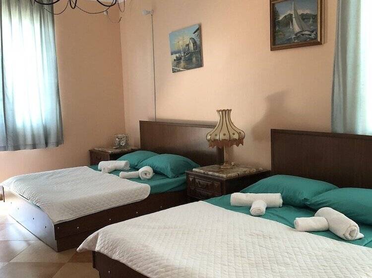 هتل Villa Gardenia Ureki