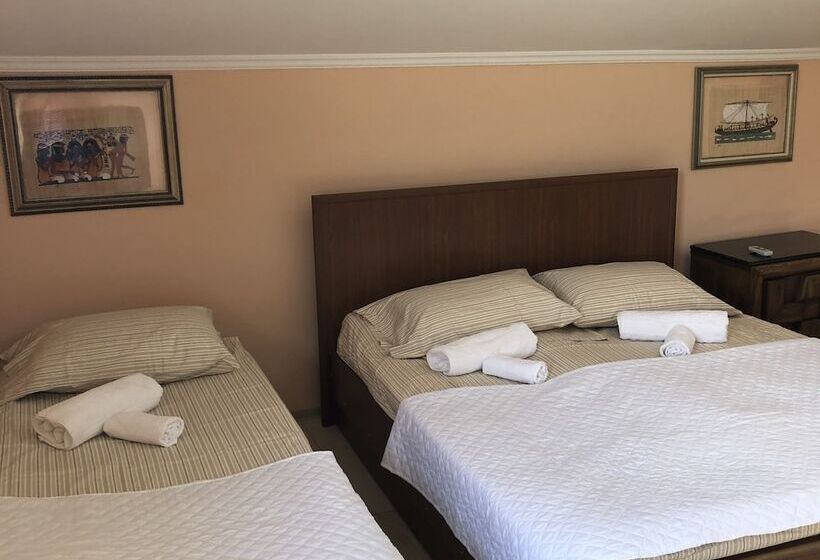 هتل Villa Gardenia Ureki