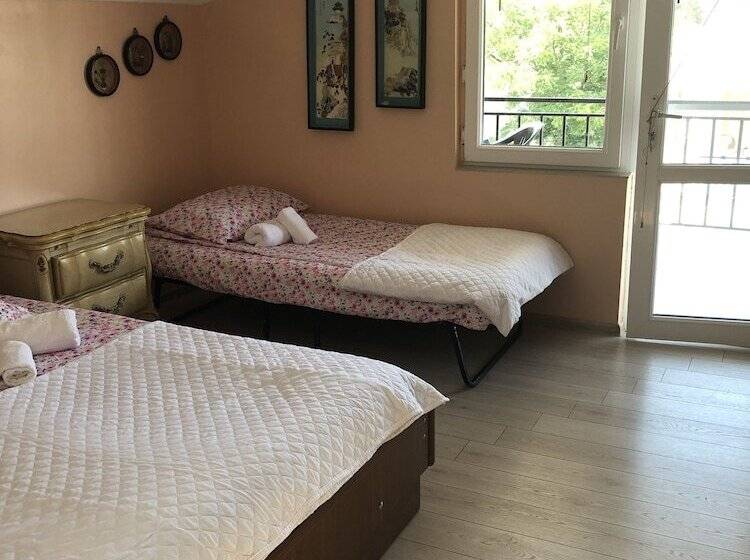 هتل Villa Gardenia Ureki