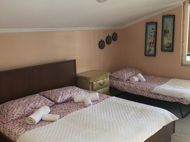 هتل Villa Gardenia Ureki