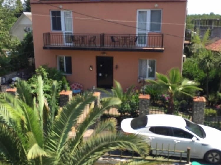 هتل Villa Gardenia Ureki